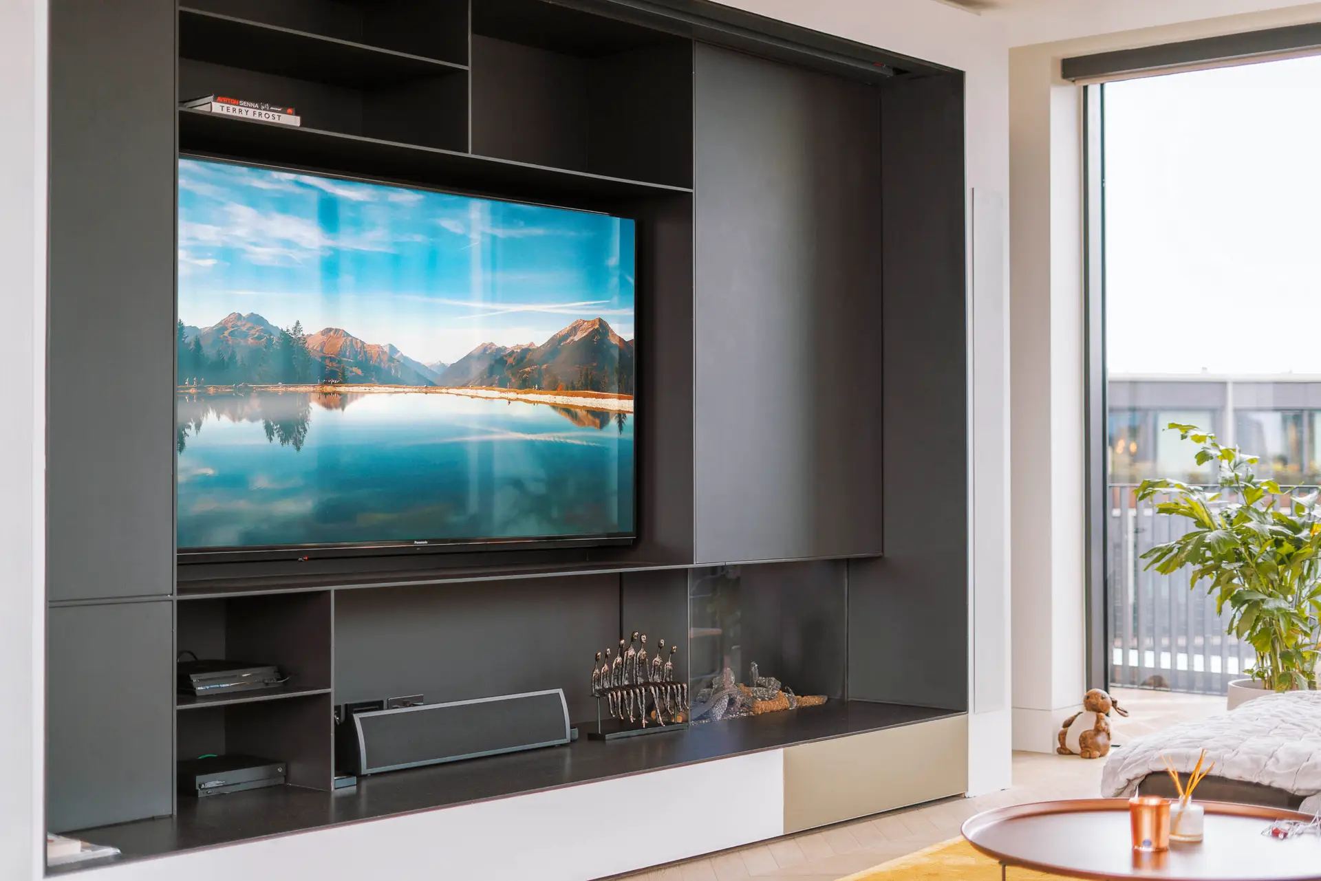 Future Automation HSE90 Motorised TV Wall Mount