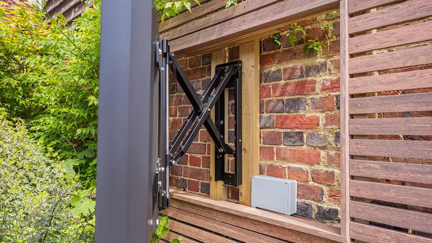 Future Automation IP-PS40 Outdoor TV Mount