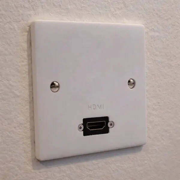 Single Gang Single R/A HDMI Wall Plate