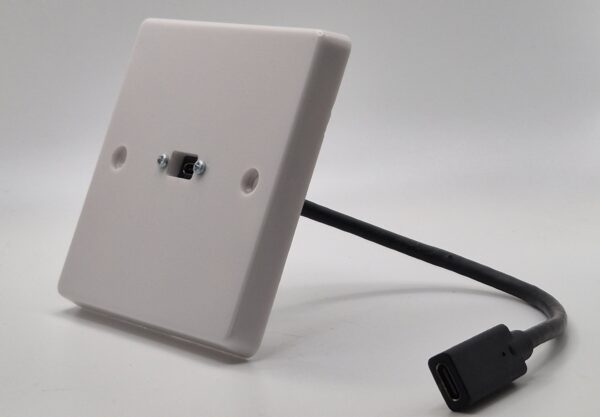 Single USB-C Connection Plate Single USB-C Connection Plate